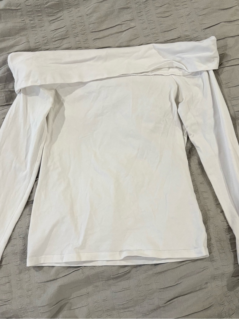 Abercrombie & Fitch White Off-Shoulder Long Sleeve Top